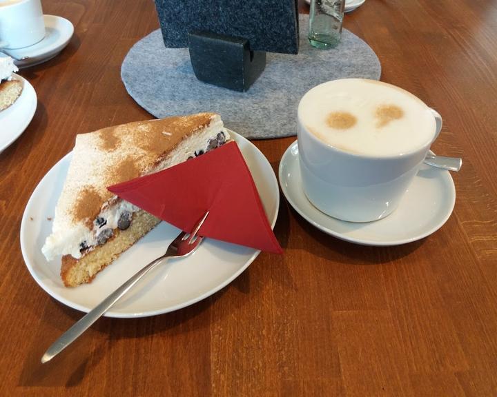 Cafe in der alten Schule